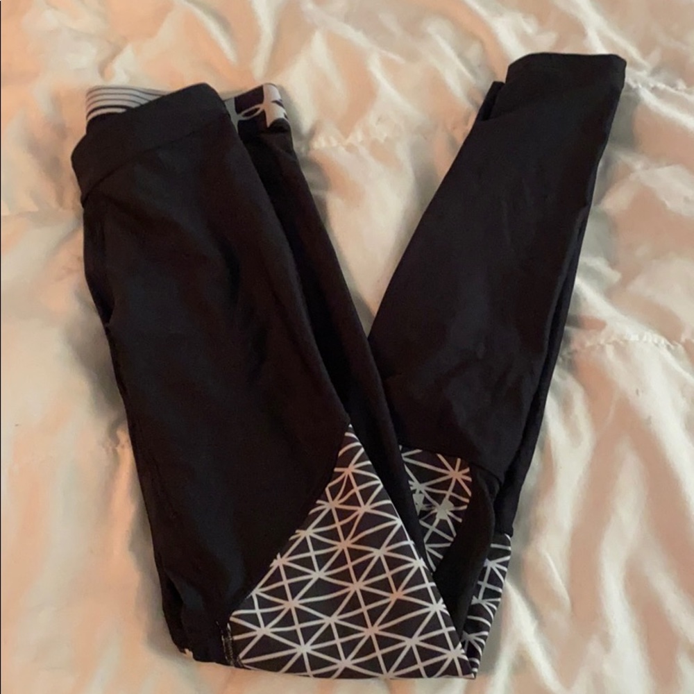 Athletic leggings